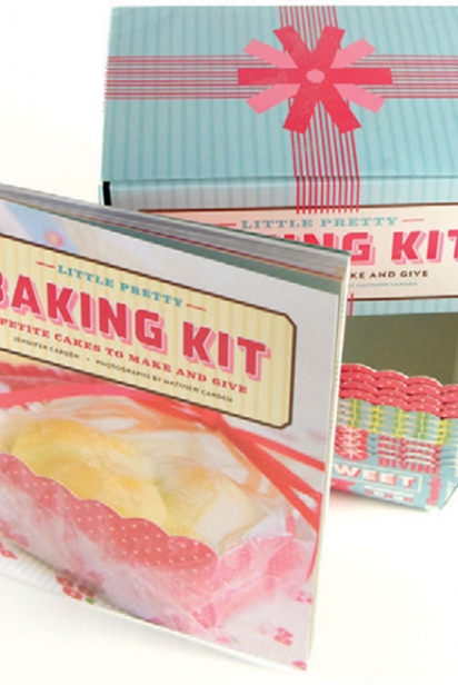 Little Pretty Baking Kit: petite cakes to make and give
