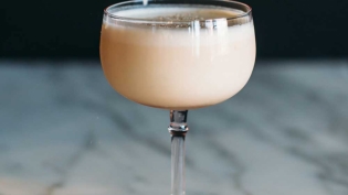 Earl Grey Flip Cocktail