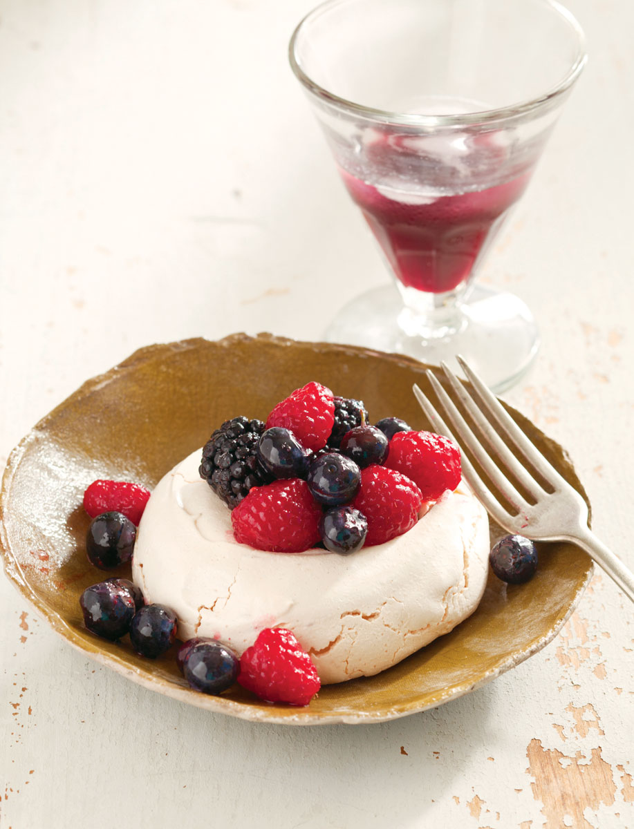 Old-Fashioned Meringues with Berries